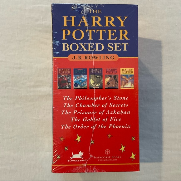 Harry Potter 5 Book Boxed Set It’s Magic in Excellent Condition - Wrapped NWT - Picture 6 of 8